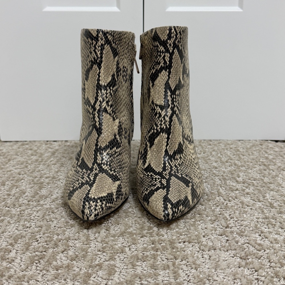 Sam Edelman Snakeskin Block Heel Ankle Boots 9.5 Pointed Toe Chic Fall - Picture 4 of 10